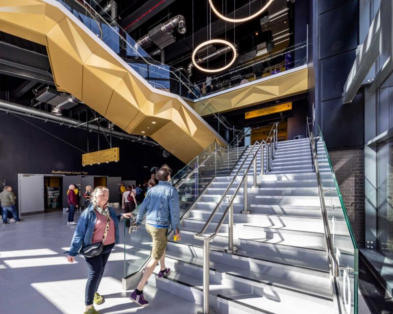 C&W_VaillantLive_1604 x 1280_02jpg