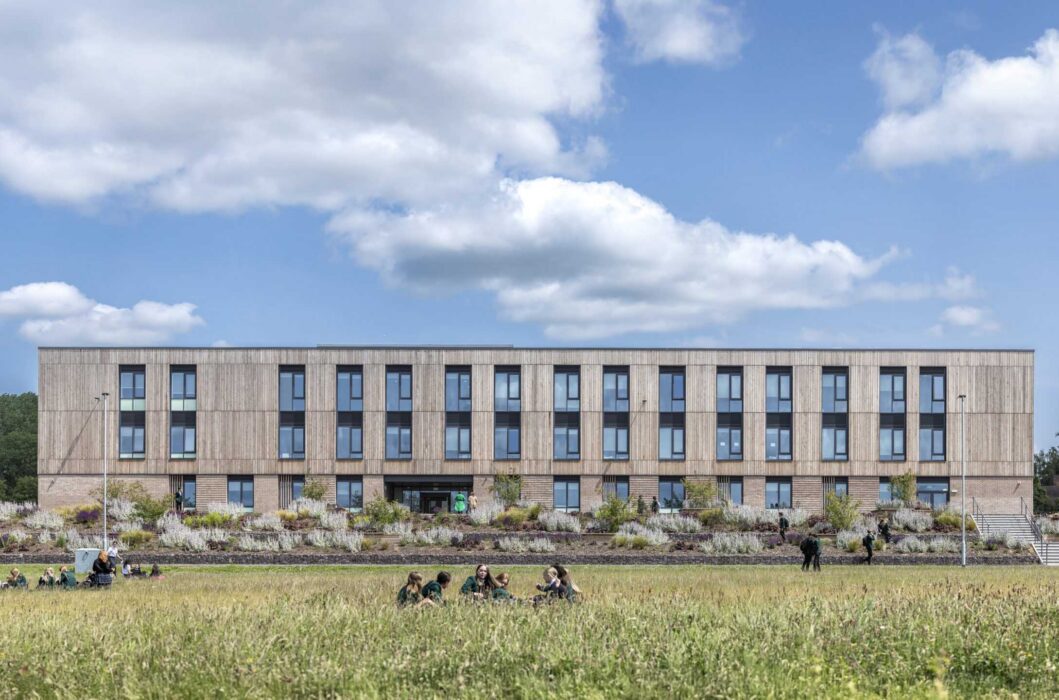 Oakley_3840 x2160 Header_04