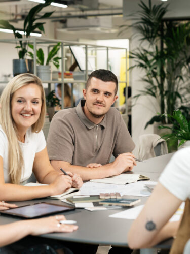 People-Banner-W3840xH2160px