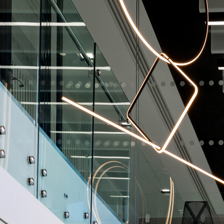 Header_Feature_02_2560x1440