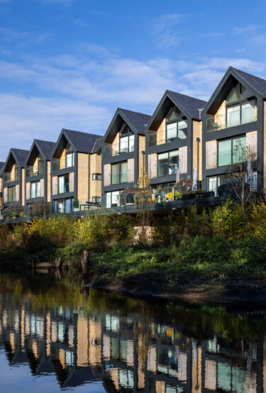 Riverside_Park_Feature_02-2560×1440