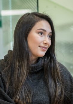 Megan Jones 2 PRIMARY_U4A9963_WEBSITE