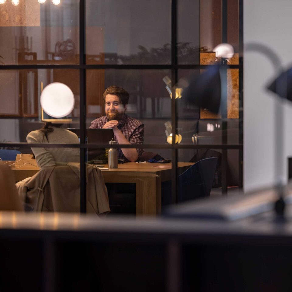 Offices_Hero02_2000px