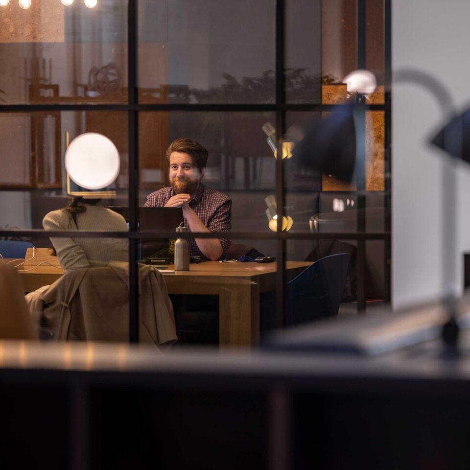 Offices_Hero02_2000px