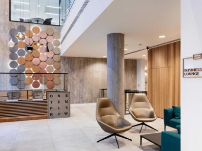 Web_OneTempleRow_0413_4_5