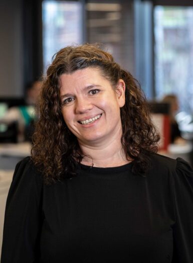 Julie Smyth PR 01_PRIMARY