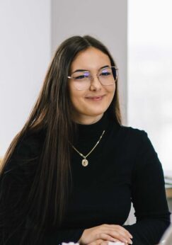 Julia Rondinone_CW-Birmingham-Studio-23aug22-45_WEBSITE